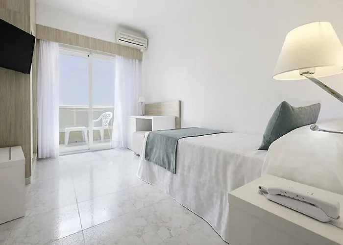 فندق Azuline Bahamas Y Bahamas Ii 3*