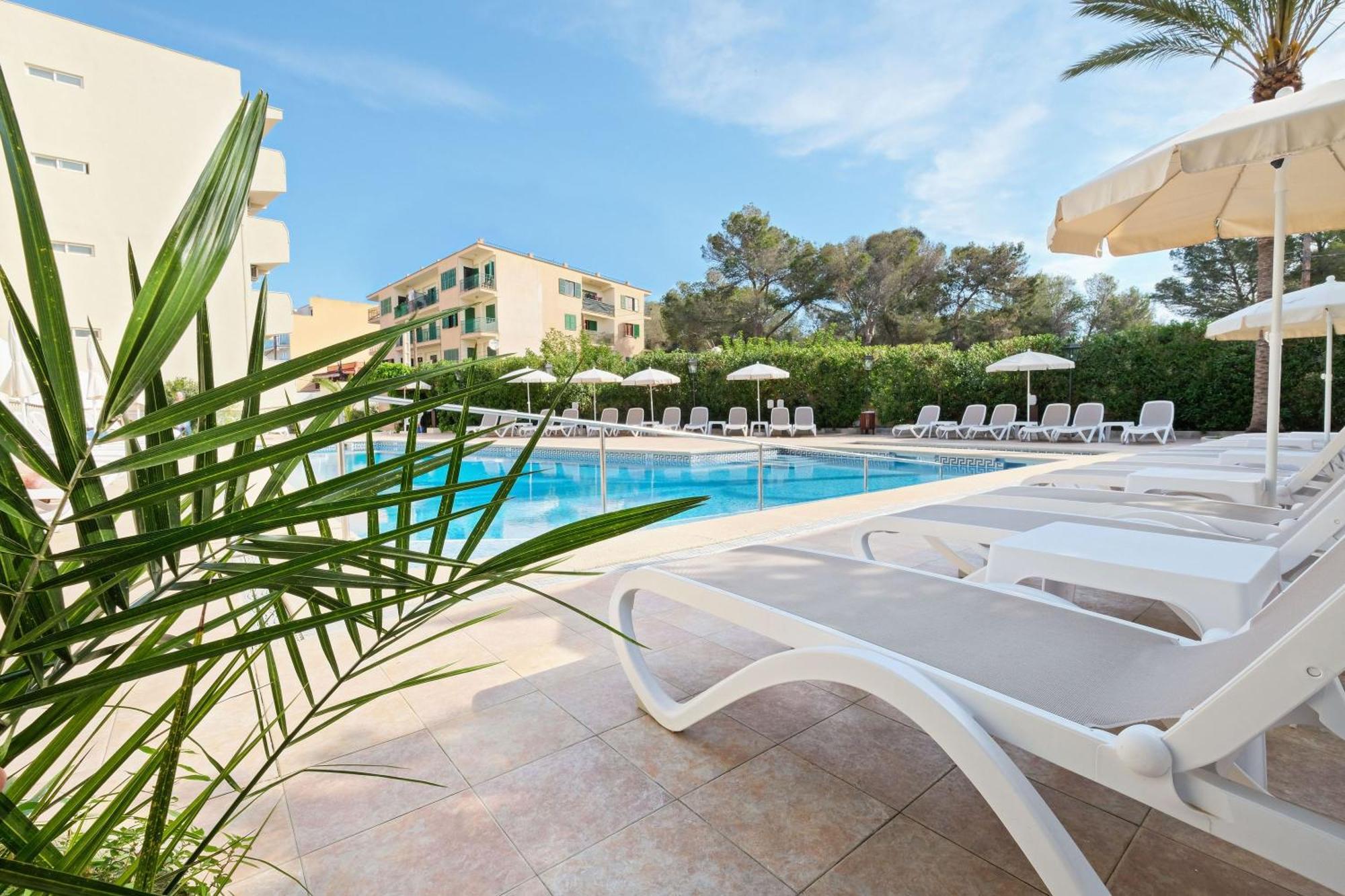 Hotel Azuline Hotel Bahamas Y Bahamas II El Arenal (Mallorca), Spain ...