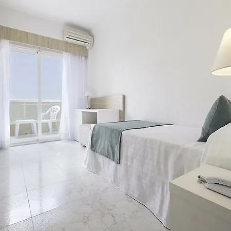 Отель Azuline Bahamas Y Bahamas Ii 3*
